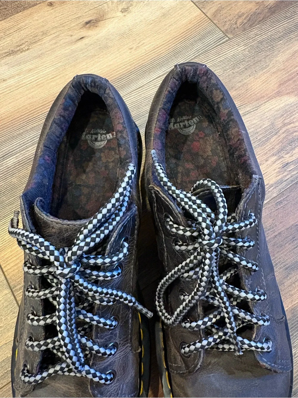 Dr. Martens Keani Brown Leather Platform Low Top Shoes Womens size 9